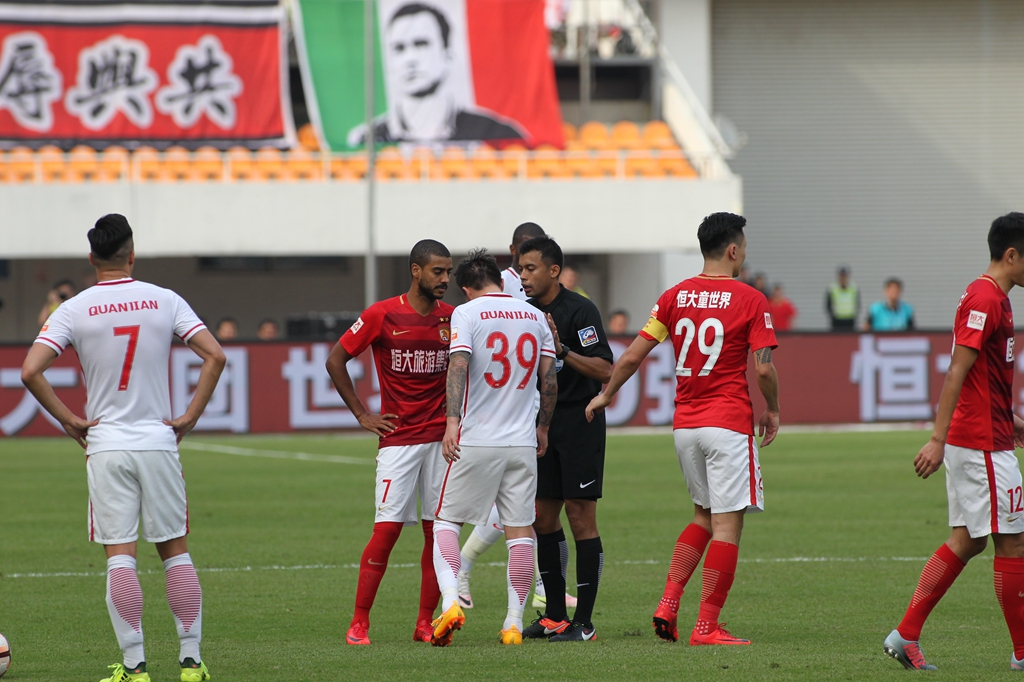 均显著溢出 均显著溢出